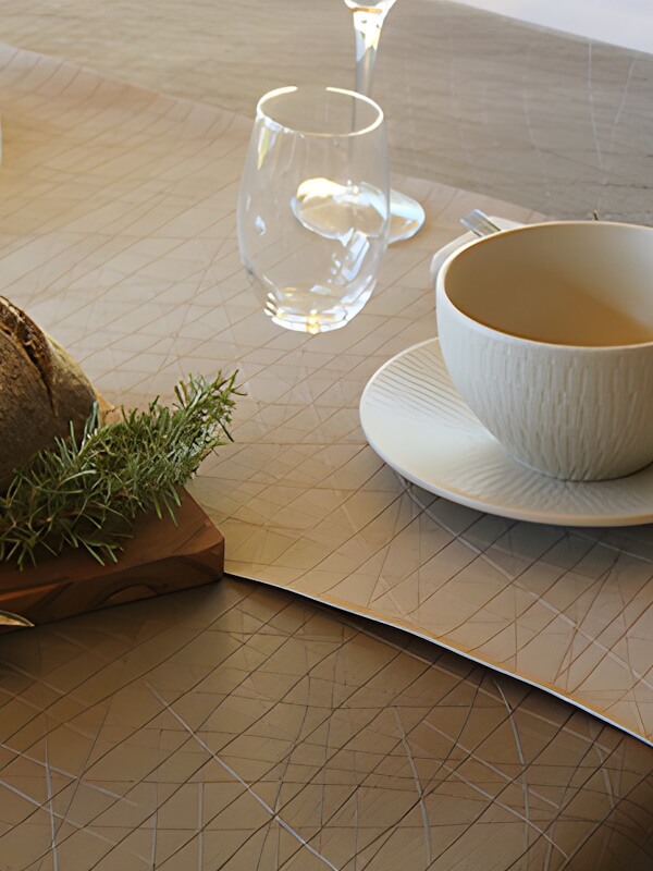 POLYLINE - HULE HOME S.L.